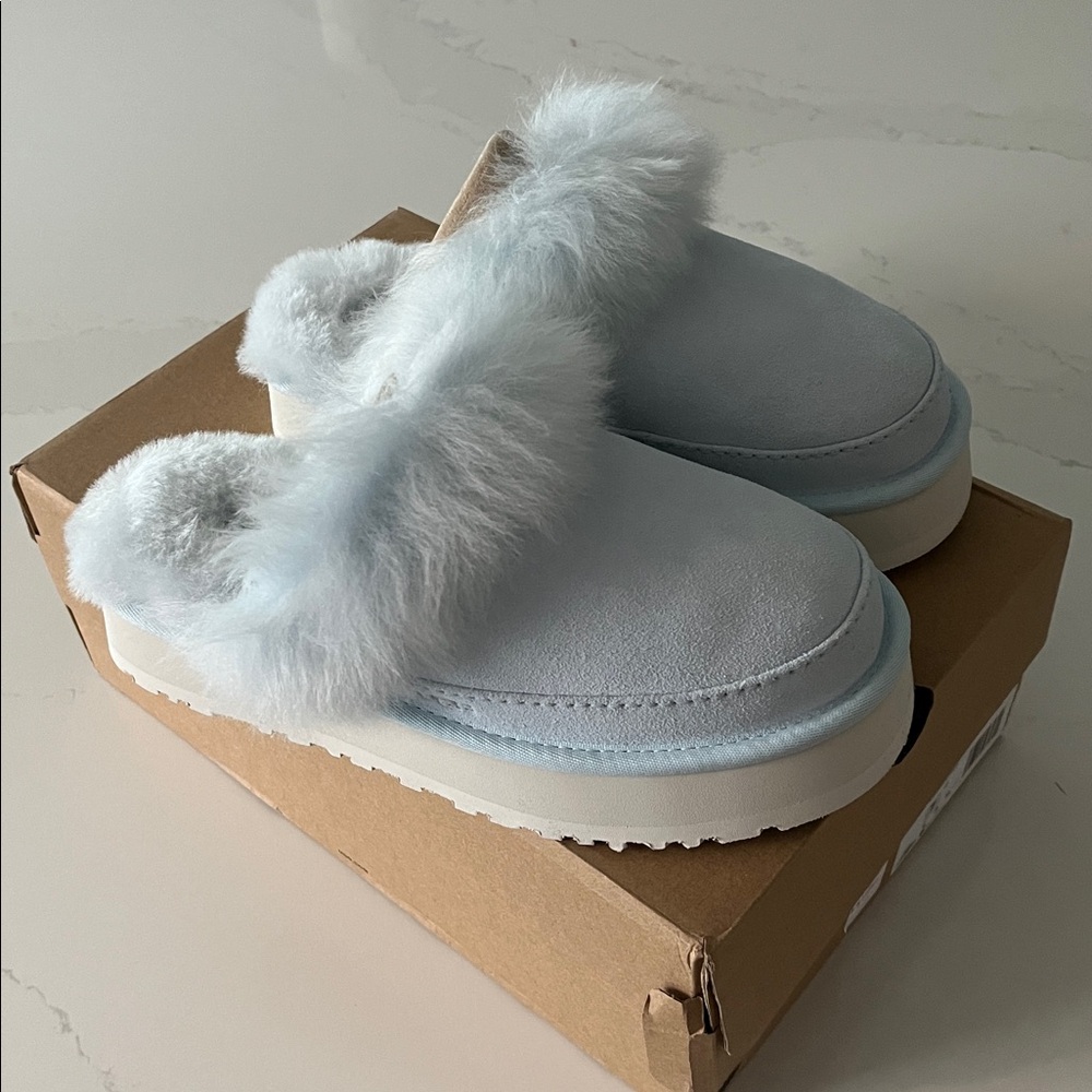 UGG® DISQUETTE CHALET SLIPPERS - Picture 2 of 8